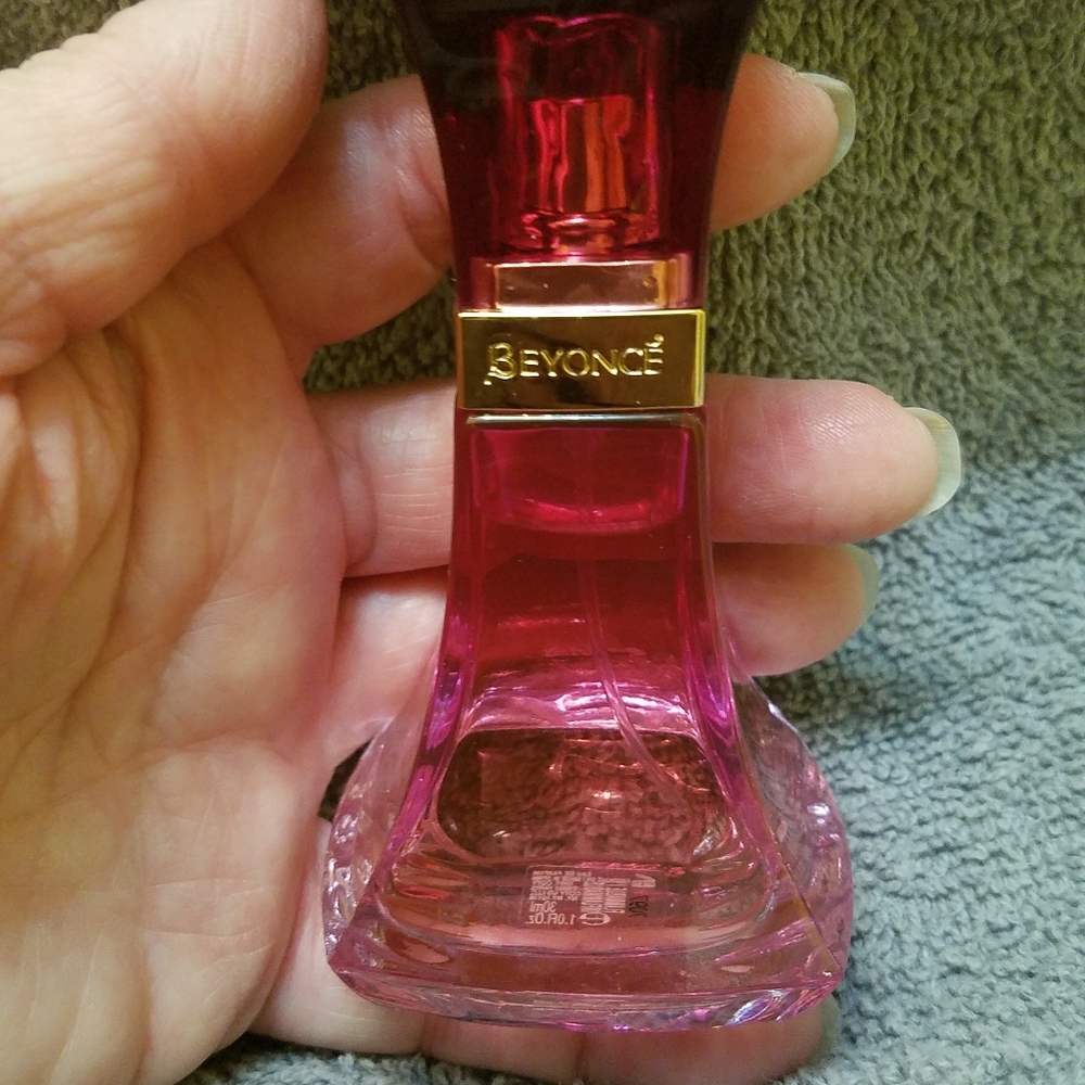 Beyoncé heat kissed perfume 1.0 fl.oz. New bottle without box. #15.Please go t - Picture 4 of 5
